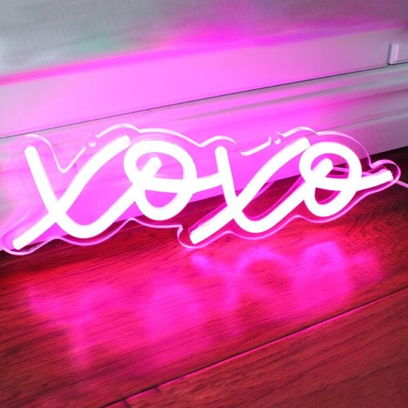 XOXO Pink LED Neon Sign USB Light for Wall Decor Kids Room Party or Gift - Picture 3 of 6